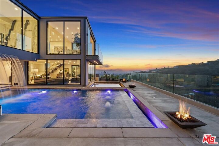 Property Photo:  1565 Haslam Ter  CA 90069 