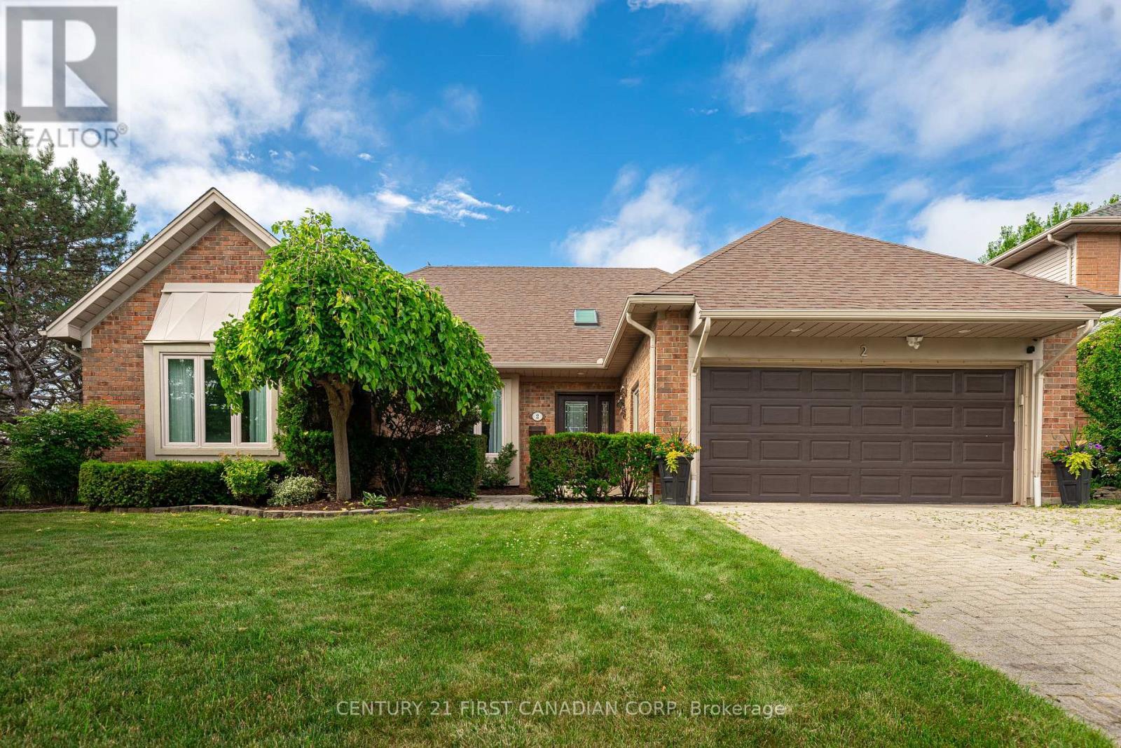 Photo de la propriété: 2 Longview Court ON N6K 4J1