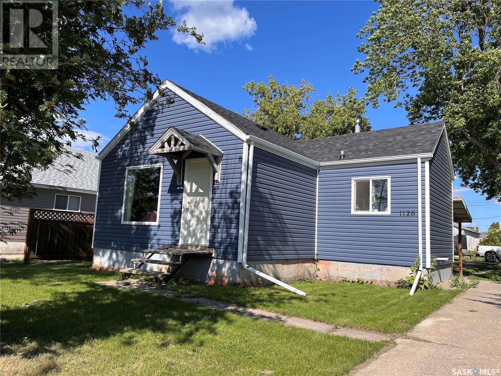 Property Photo:  1126 1st Street W  SK S0E 0L0 