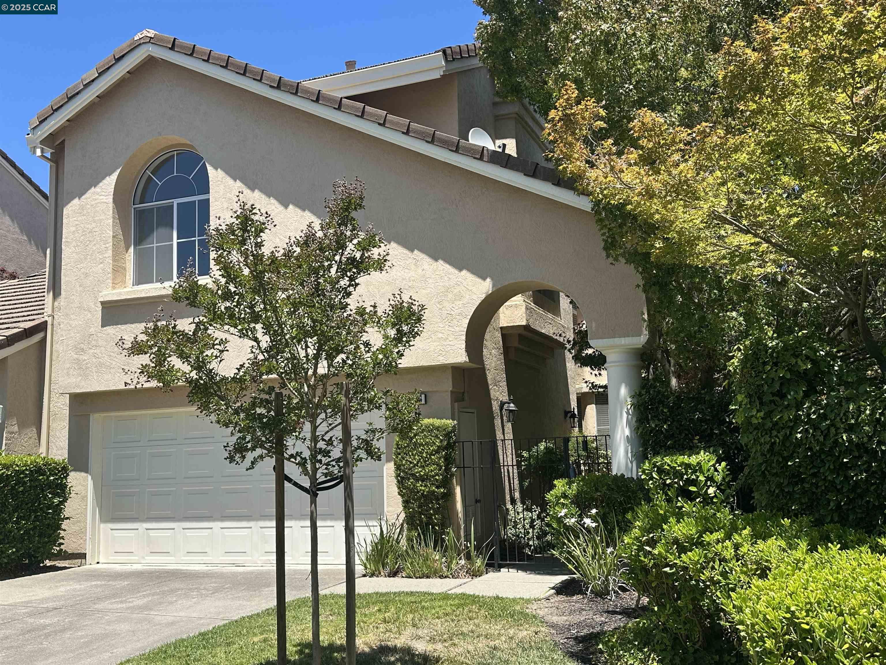 Property Photo: 1364 Canyon Side Ave CA 94582
