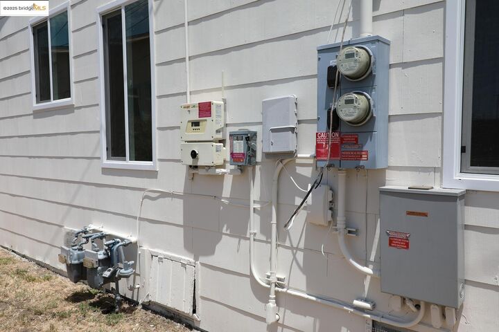 Property Photo: 680 Sunset Blvd CA 94541