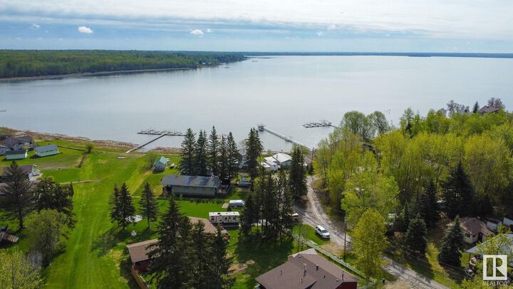 305 3 Street  Rural Lac Ste. Anne County AB T0A 0E0 photo