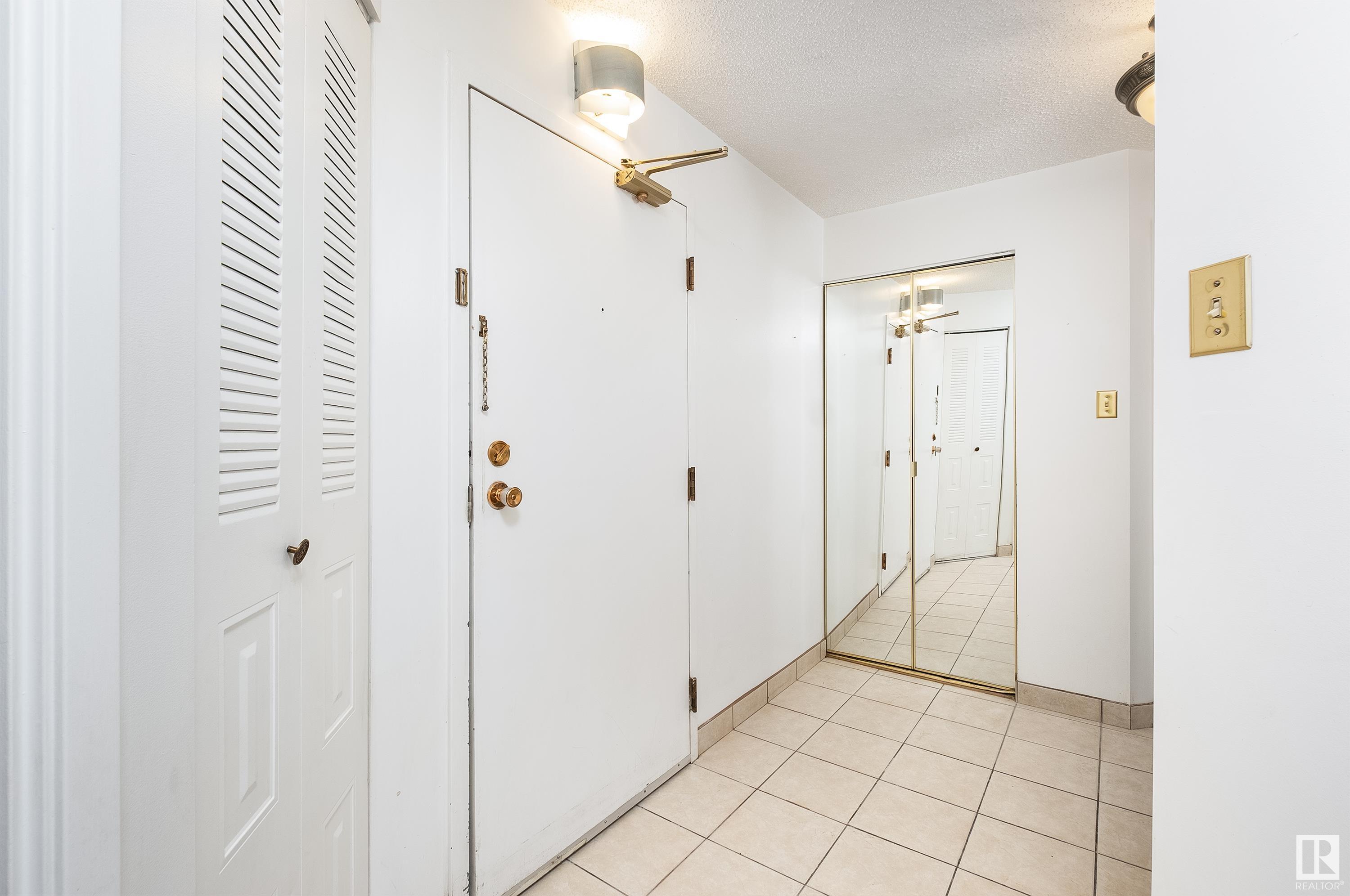 Photo de la propriété: 10149 Saskatchewan Drive NW 1405 AB T6E 6B6