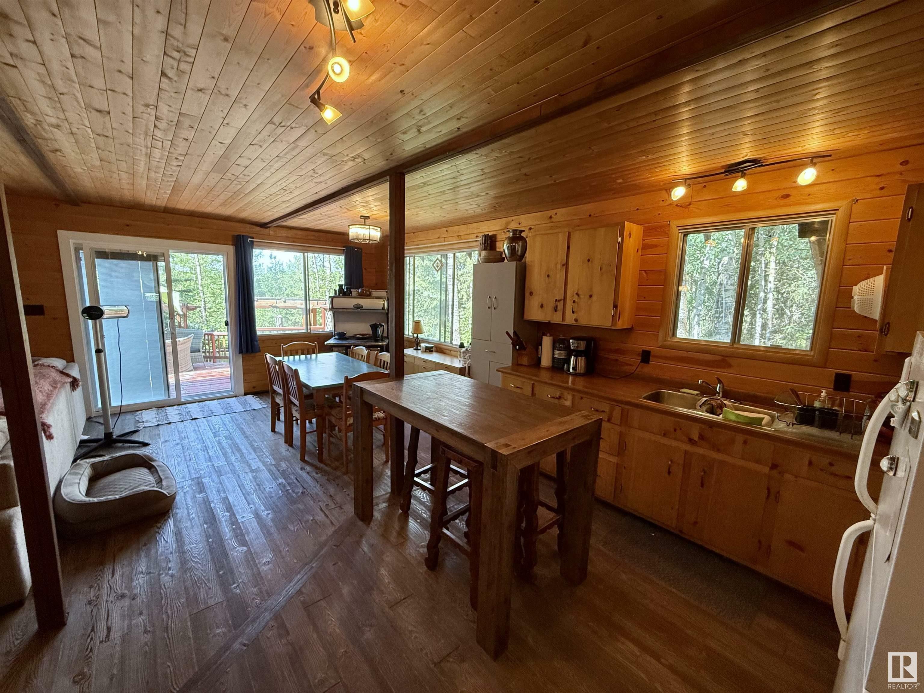 Photo de la propriété: 111 9432 Twp Rd 560 AB T0A 3A0