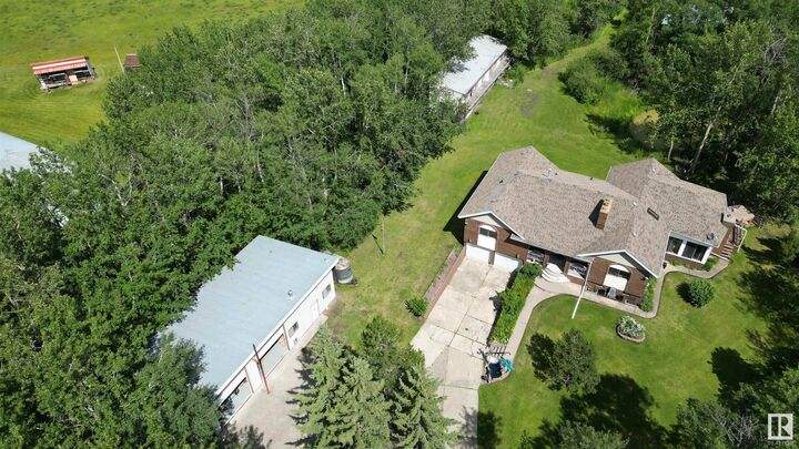 Property Photo: 51115 Rge Road 224 AB T8C 1H1