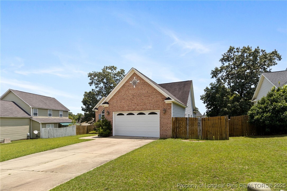 Property Photo:  1605 Stanford Court  NC 28314 