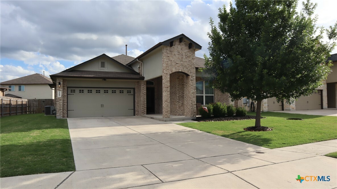 Property Photo: 327 Limestone Creek TX 78130