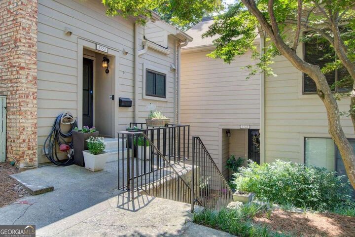 Property Photo: 3723 Stonewall Circle SE GA 30339
