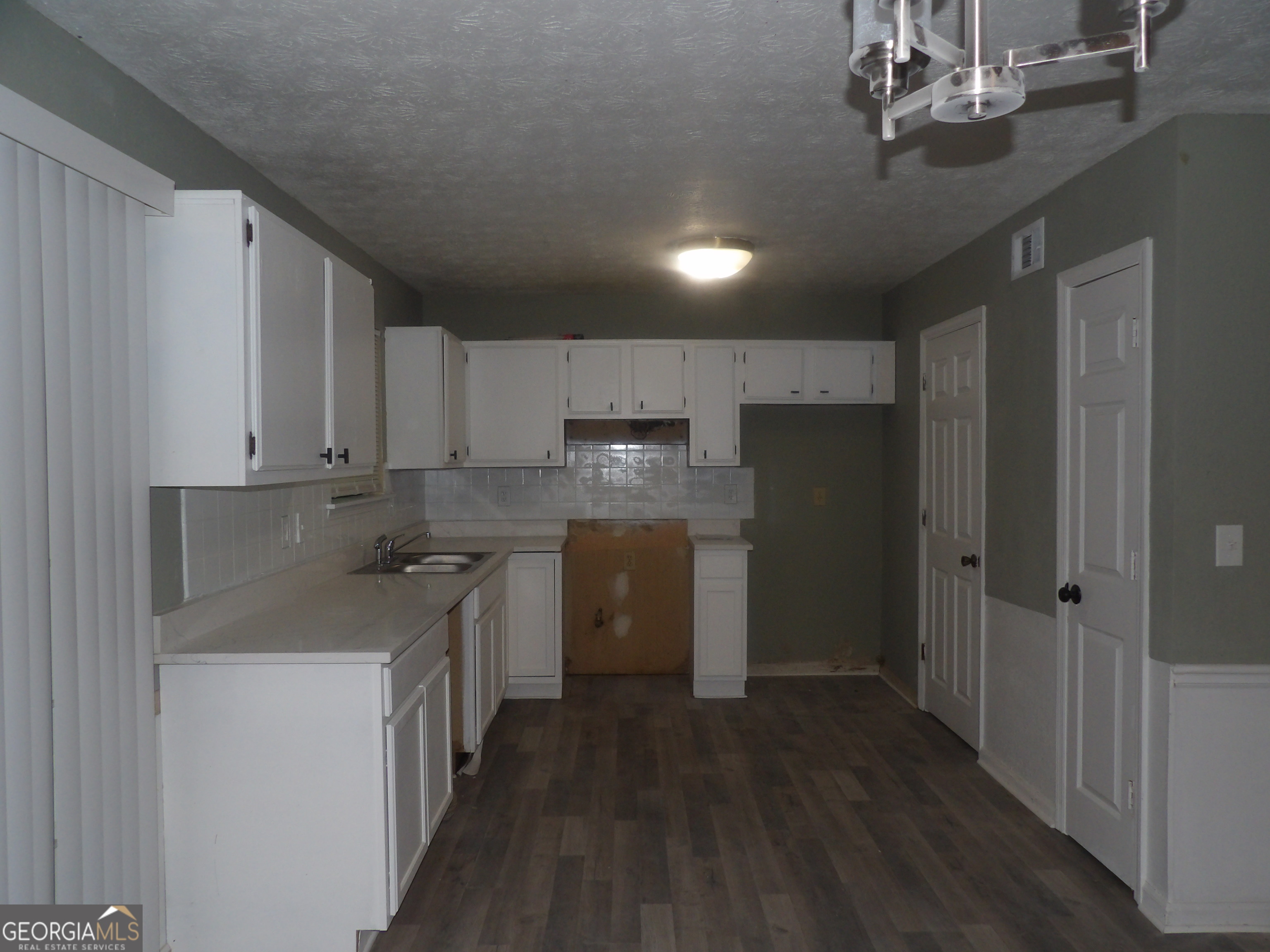 Property Photo:  5409 Biffle Downs Road  GA 30088 