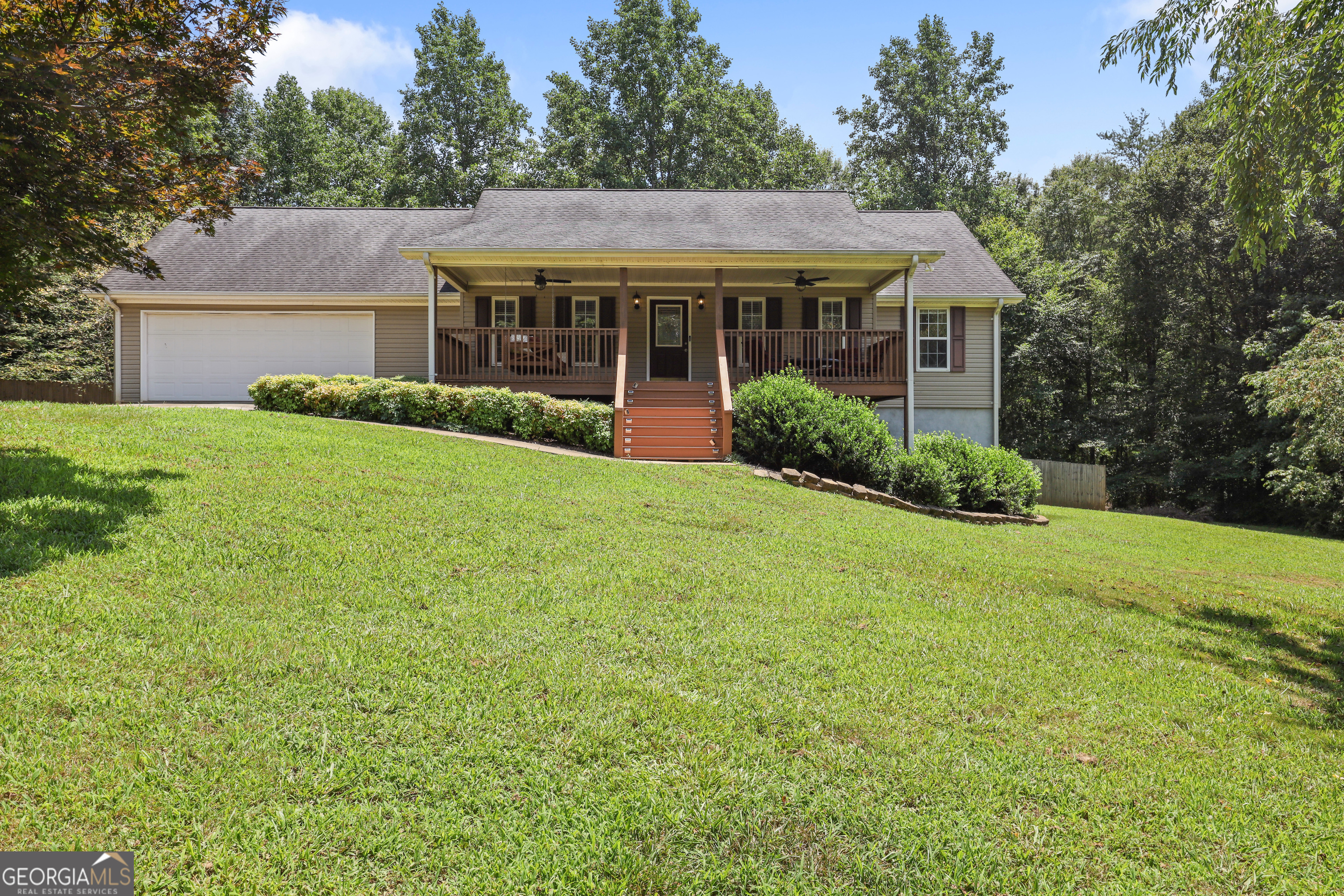 Property Photo: 431 Grindstone Creek Drive GA 30523