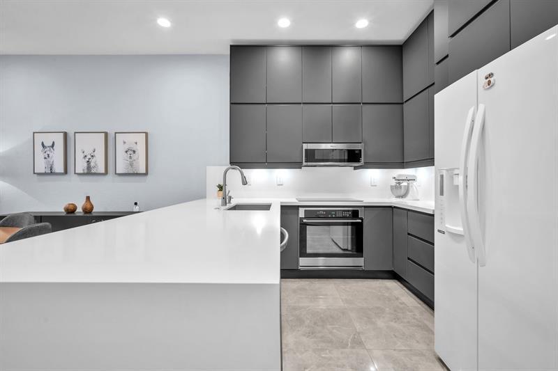 Property Photo: 521 SW 147th Ave FL 33027