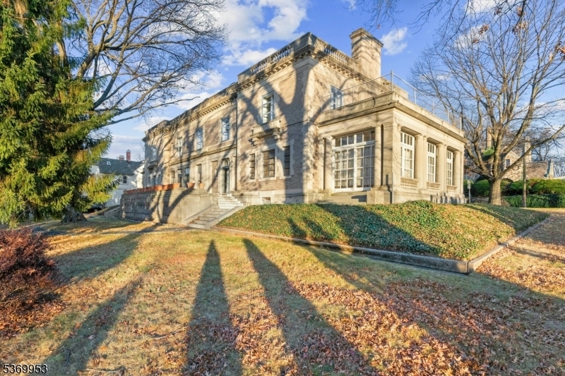 Property Photo: 229 Ballantine Pkwy NJ 07104