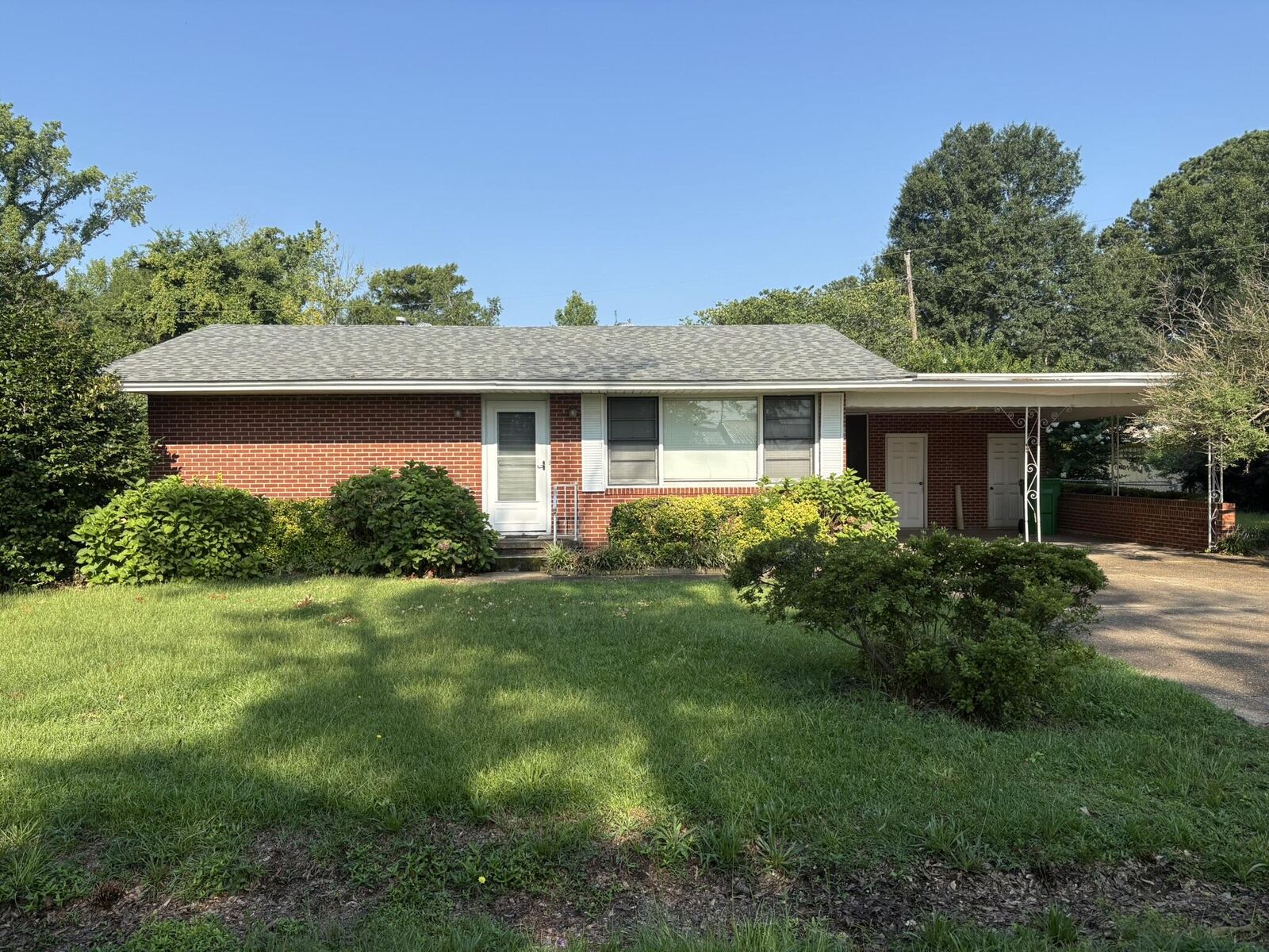 Property Photo:  1615 Shepherd Rd  MS 39702 