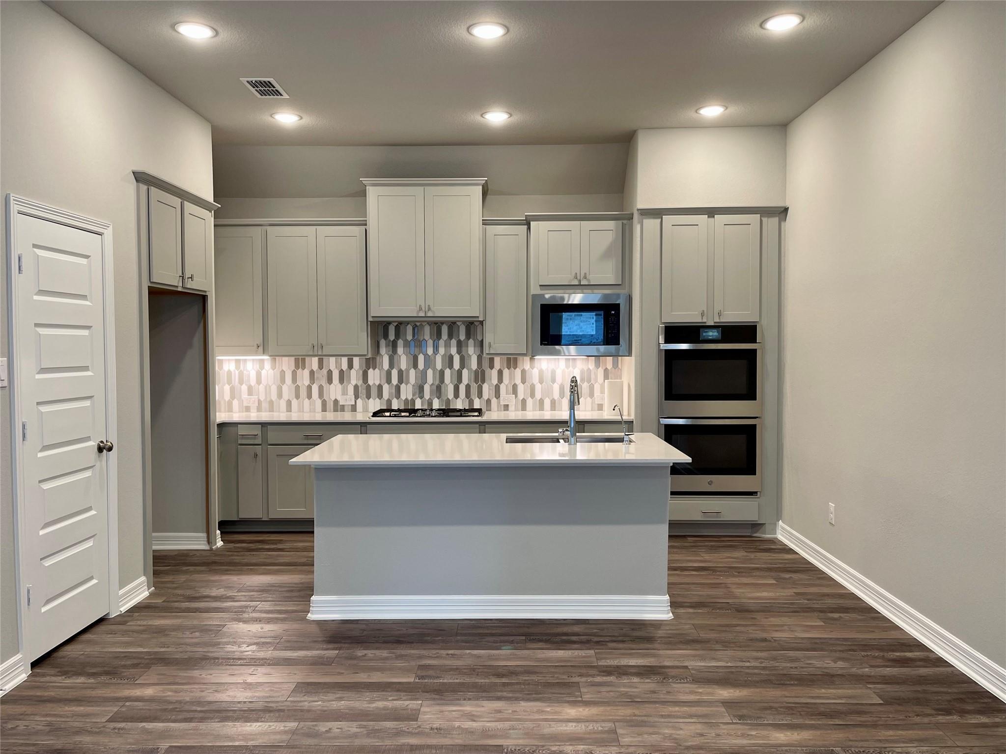 Property Photo: 24226 Maple Summit Lane TX 77494