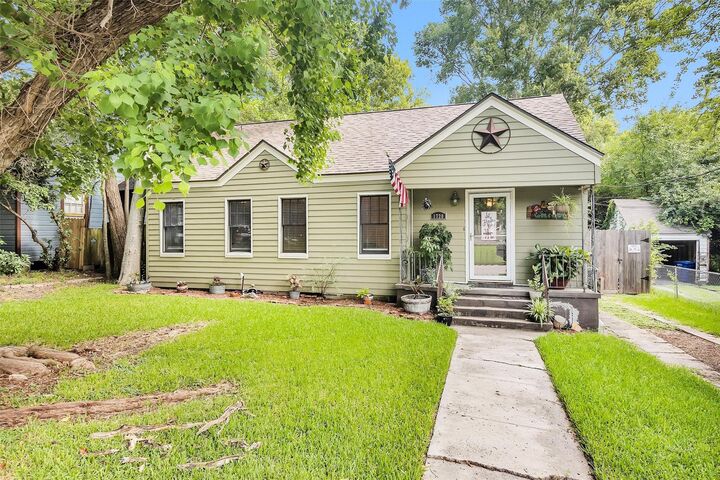 Property Photo: 1720 18th Street TX 77340