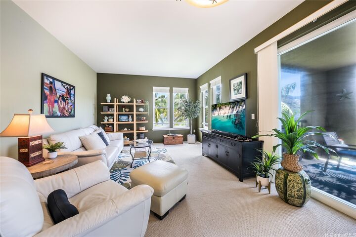 Property Photo: 520 Lunalilo Home Road 8224 HI 96825