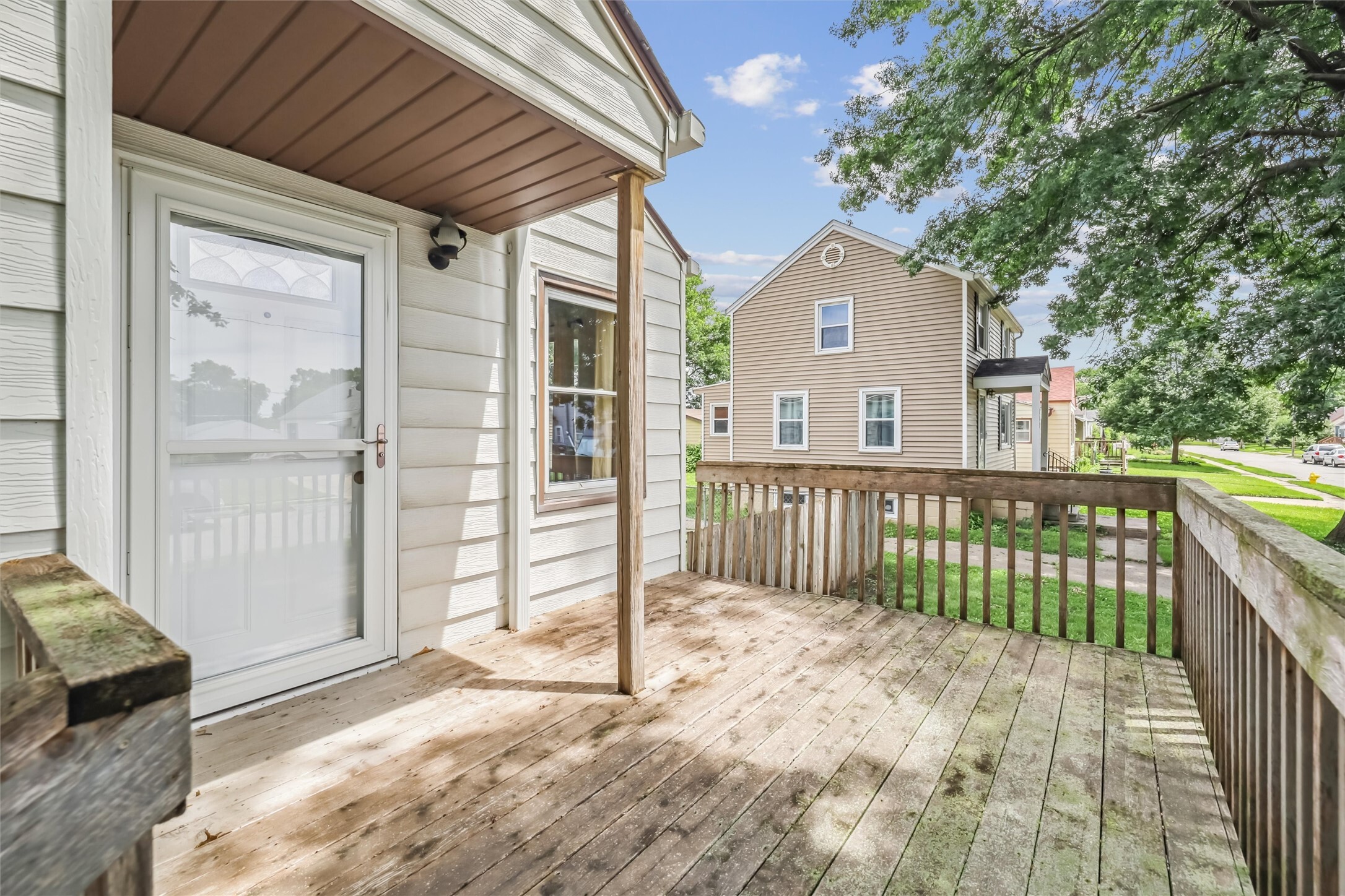 Property Photo: 305 Hillside Avenue IA 50265