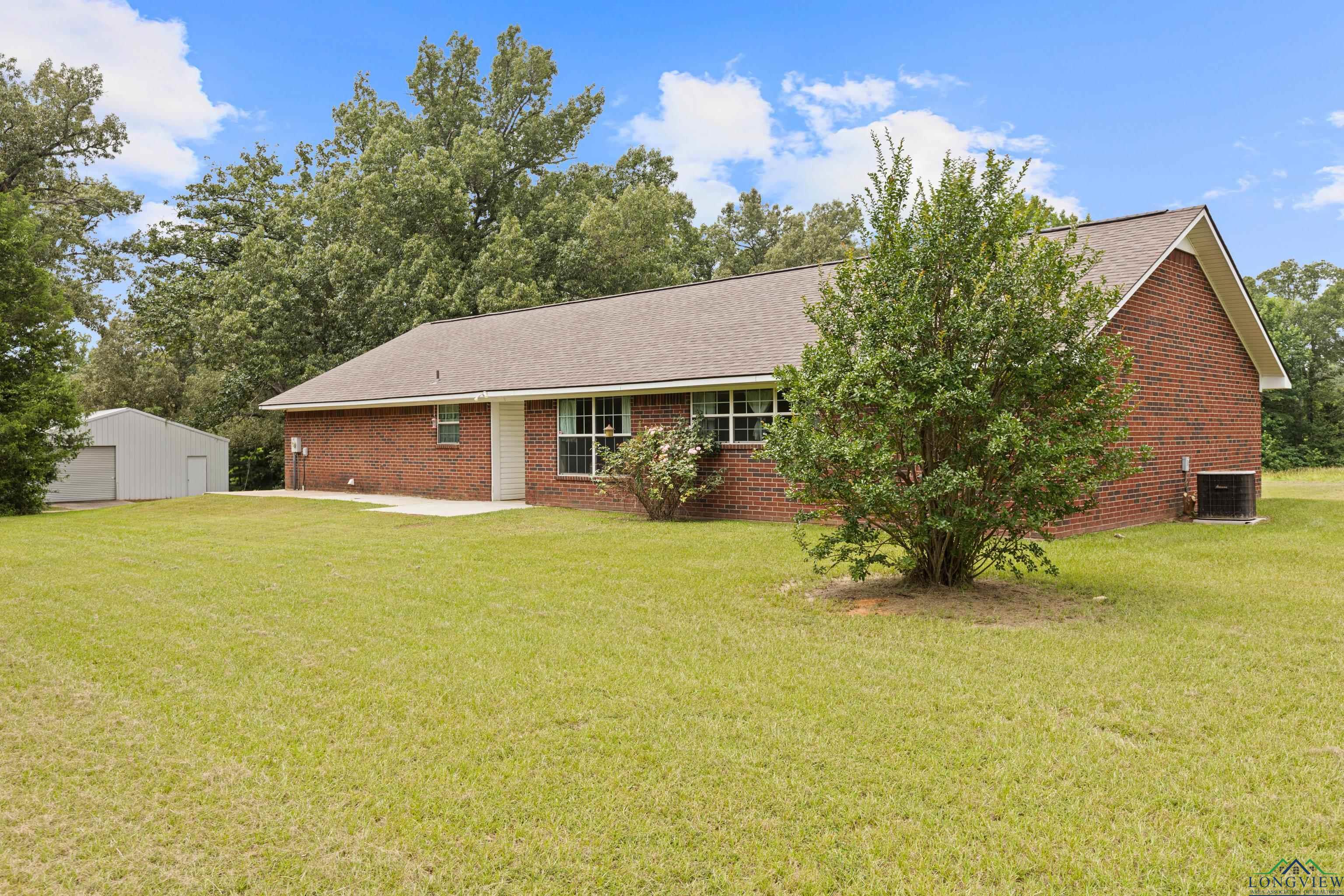 Property Photo: 4898 W Cr 4132 TX 75652
