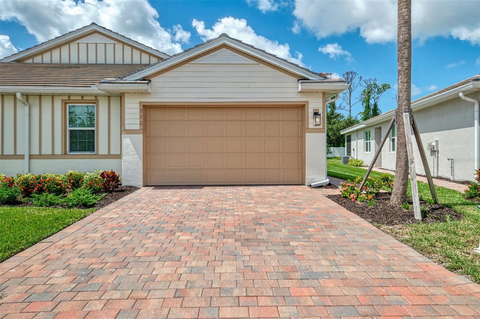 Property Photo: 332 Ibiza Loop FL 34292
