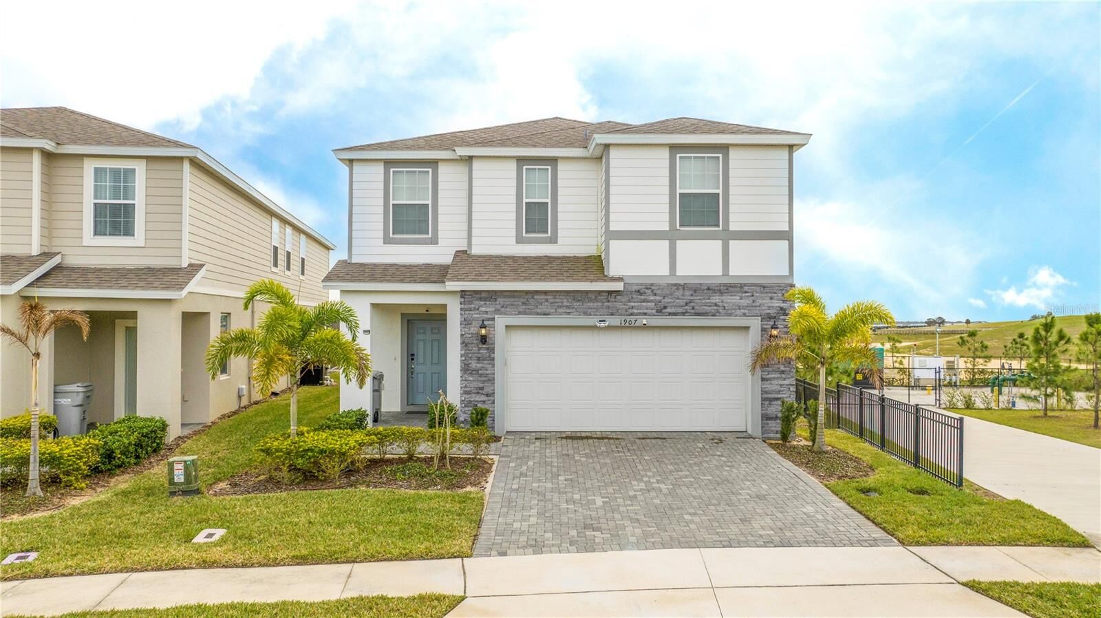 Property Photo:  1907 Summer Drive  FL 33897 