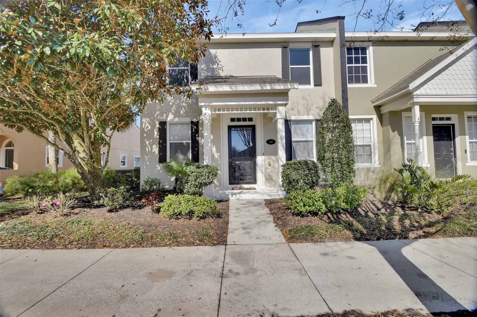 Property Photo: 214 Woodhouse Lane FL 32724