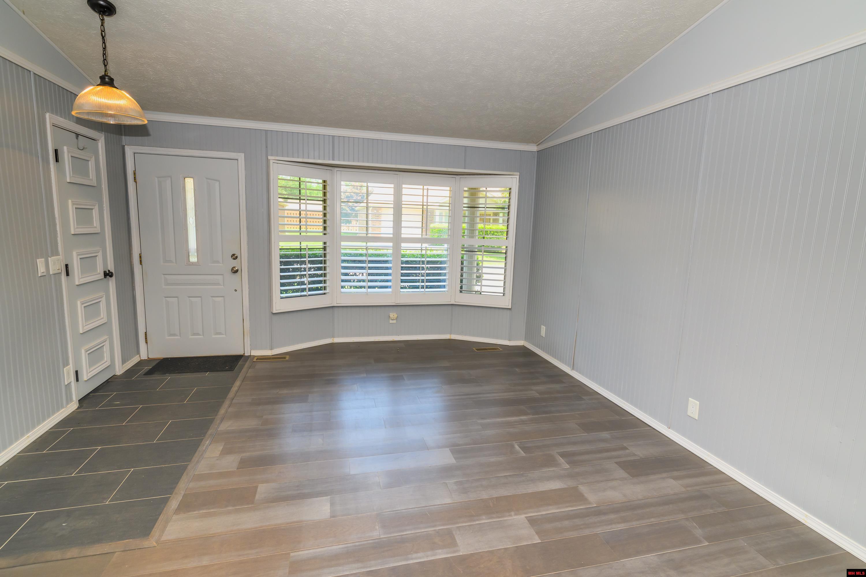 Property Photo: 515 Gentry Street AR 72653