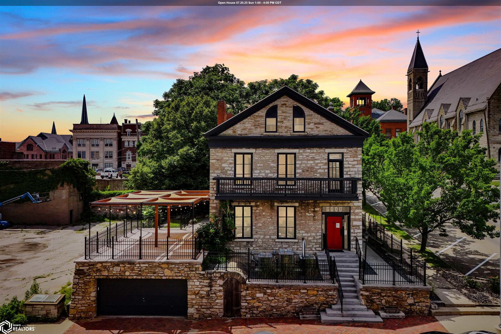 Property Photo:  423 N 3rd Street  IA 52601 