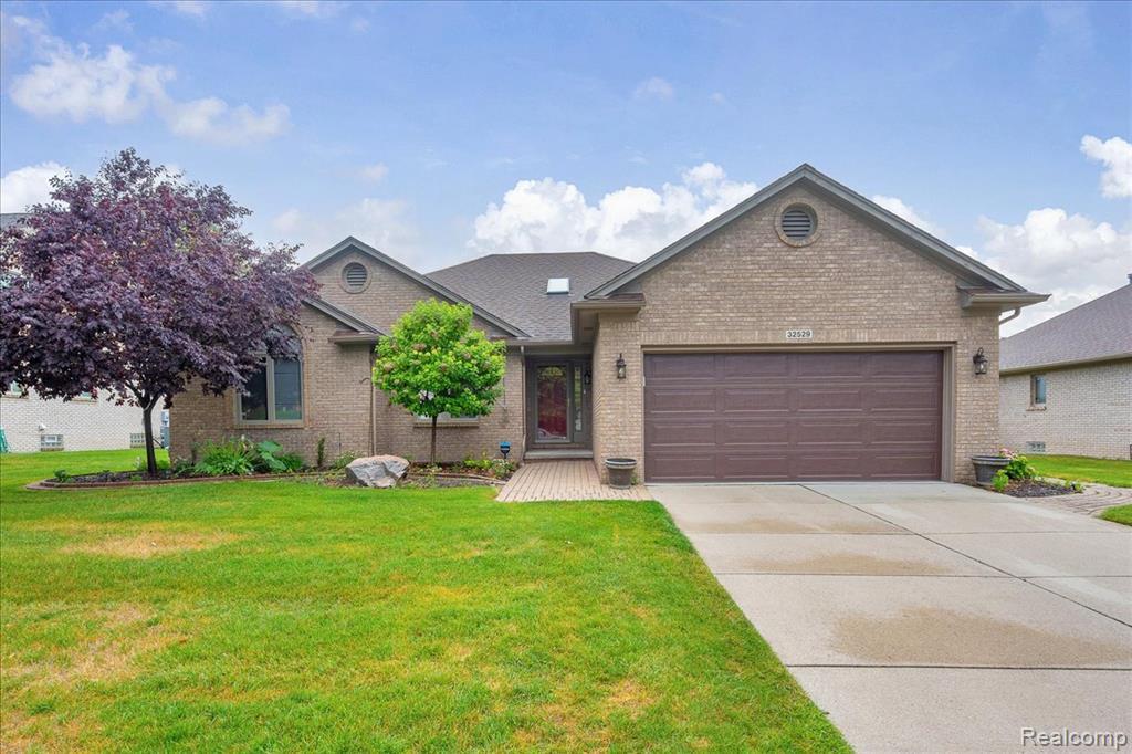 Property Photo:  32529 Pine Ridge Drive  MI 48093 1060 