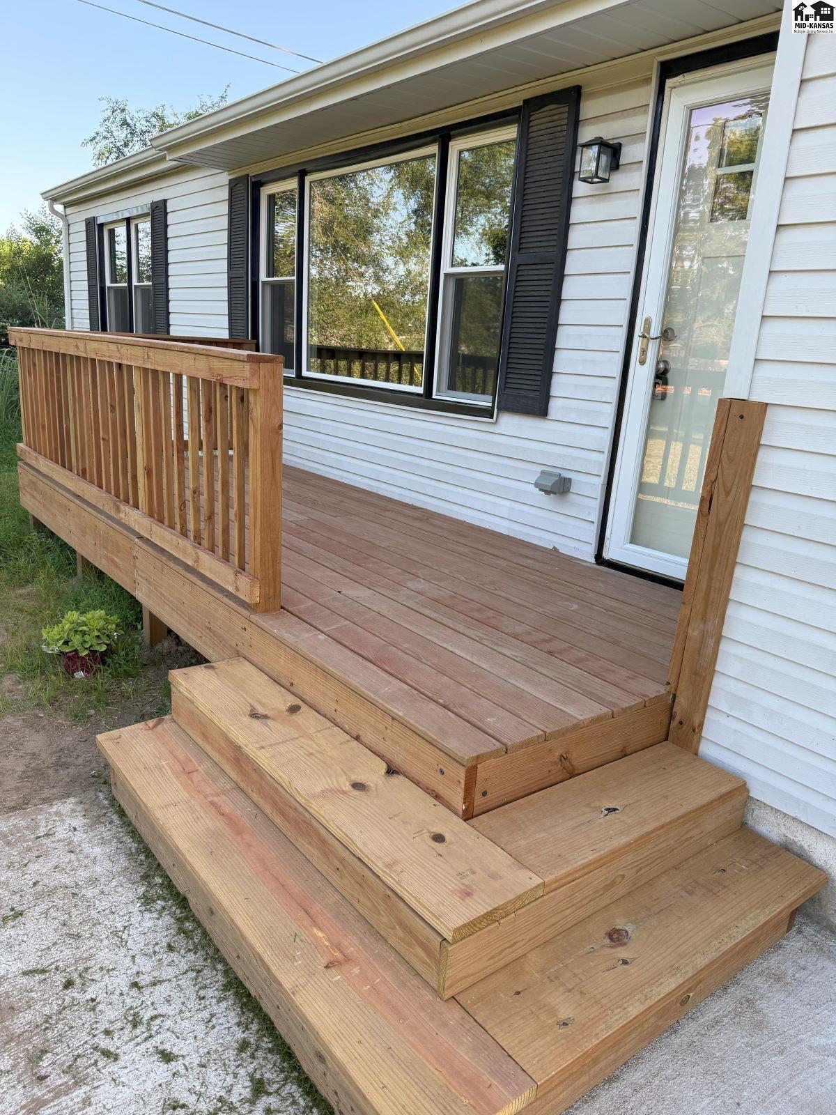 Property Photo: 1114 W 17th Ave KS 67501
