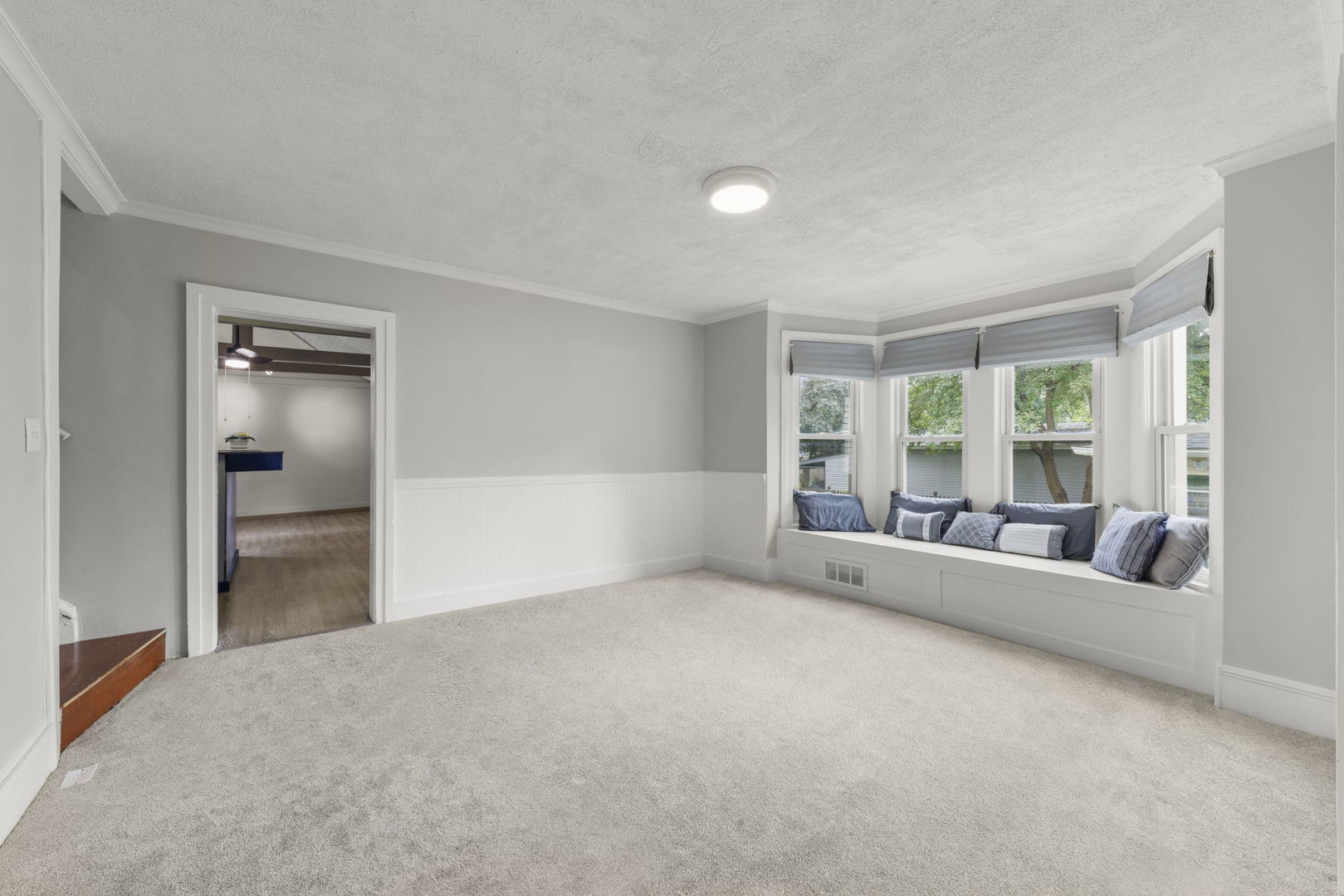 Property Photo:  940 N Eddy Street  IL 60548 