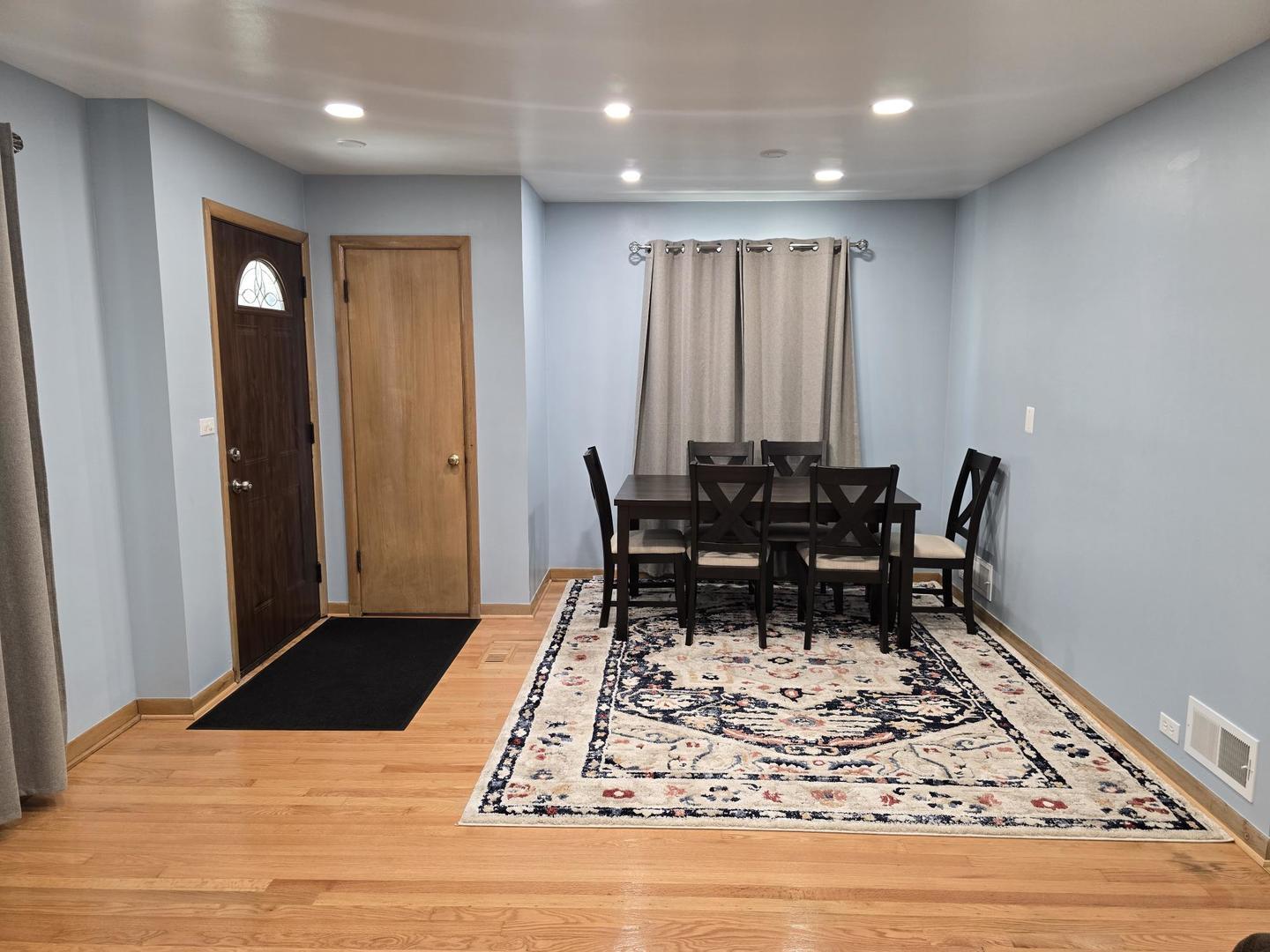 Property Photo: 5151 N Meade Avenue IL 60630