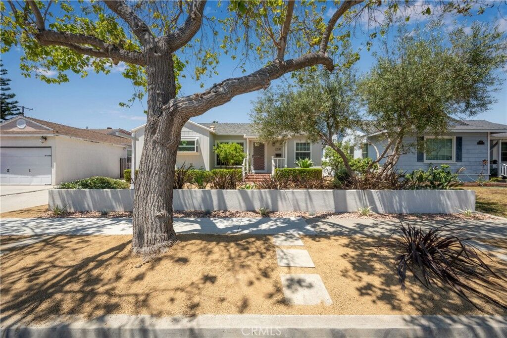 Property Photo:  2839 Loomis Street  CA 90712 