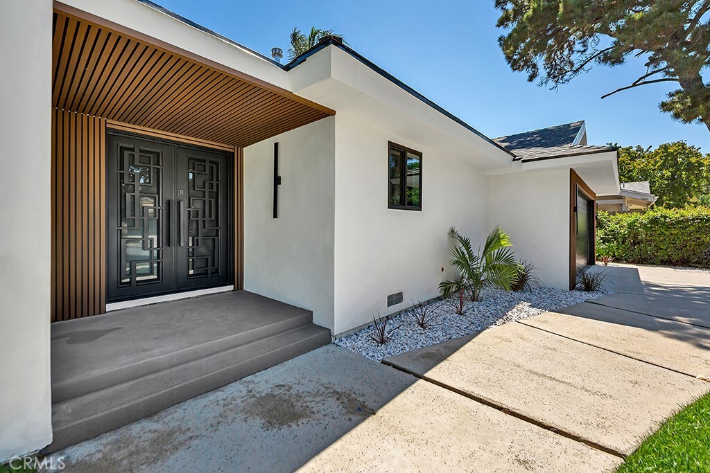 Property Photo:  20646 Hatton Street  CA 91306 