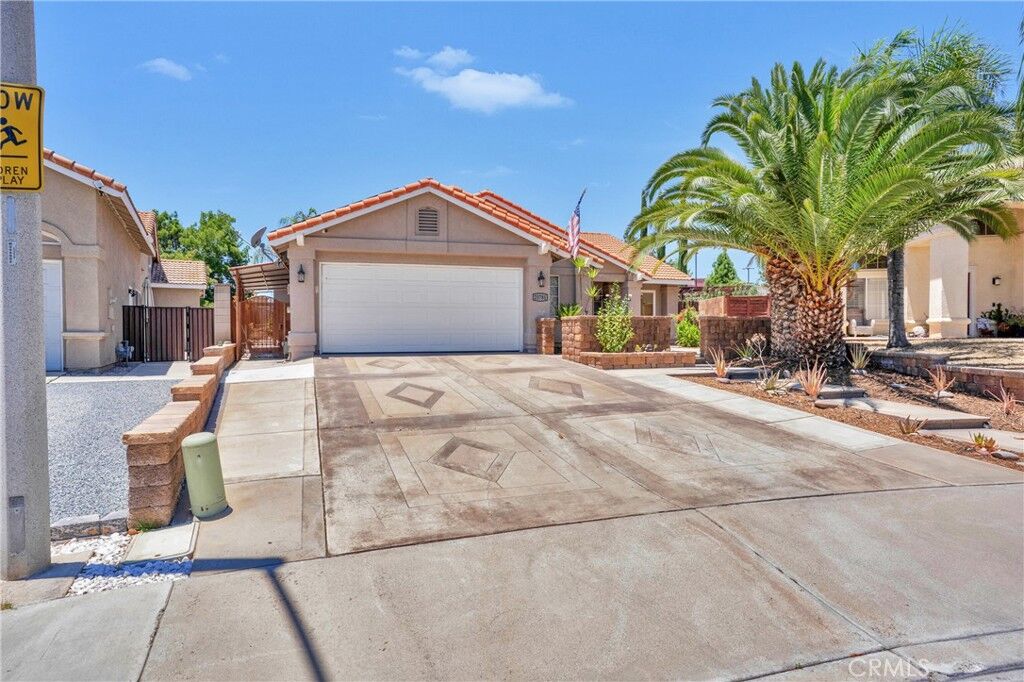Property Photo: 25781 Saint Marta Drive CA 92563