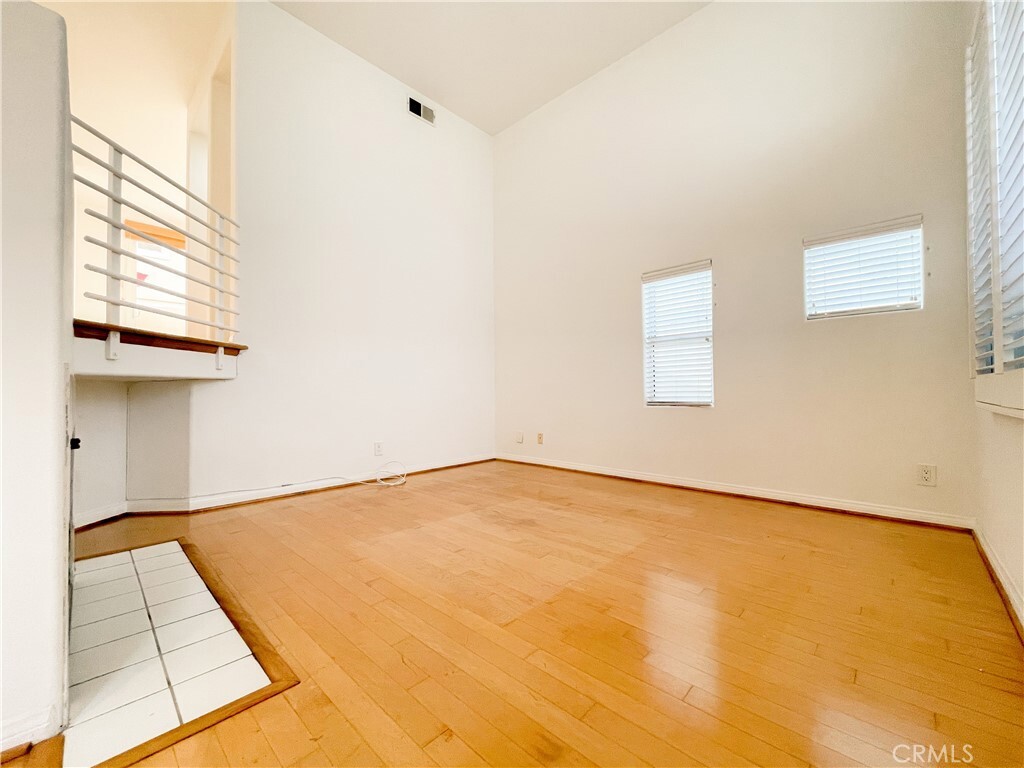 Property Photo:  1628 E Palm Ave 5  CA 90245 