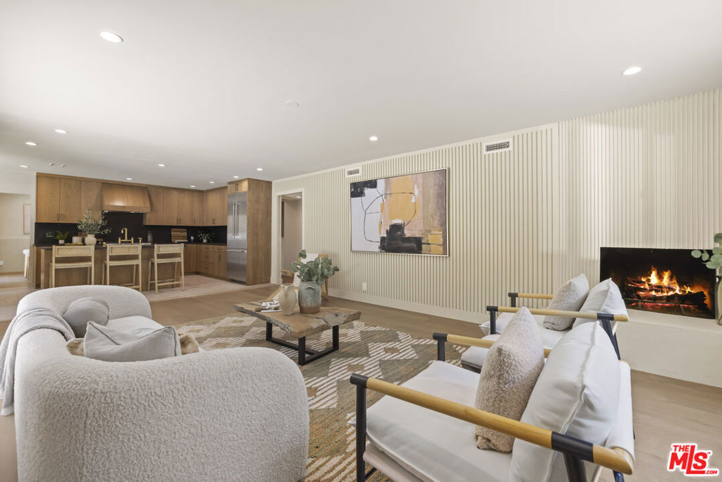 Property Photo:  11268 Dona Lola Drive  CA 91604 