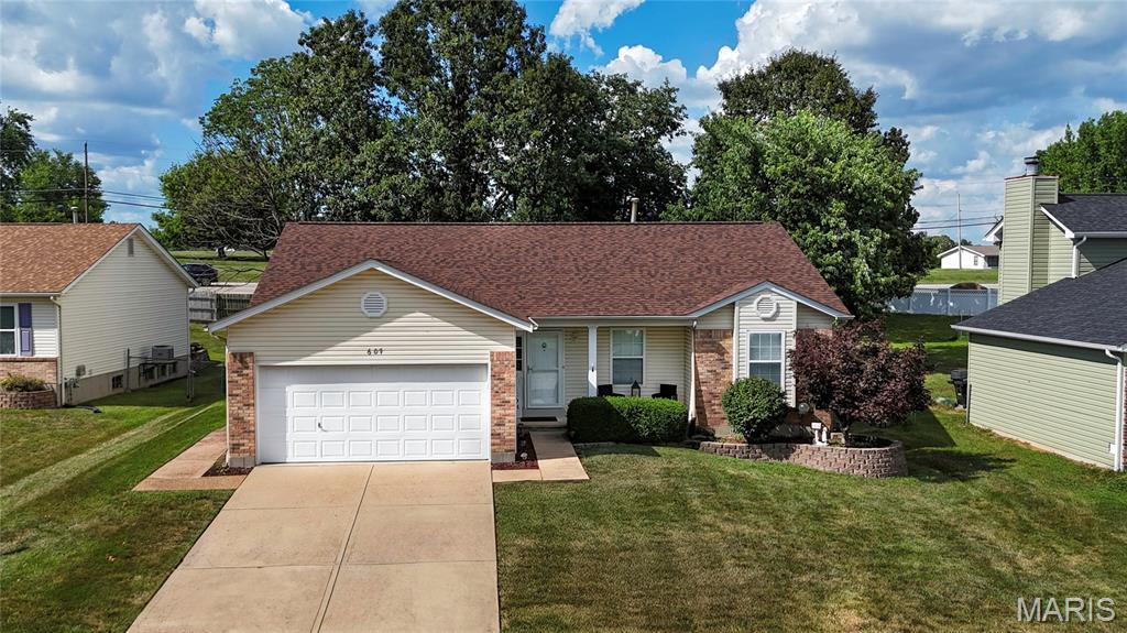 Property Photo: 607 Apple Glen Ct Court MO 63010