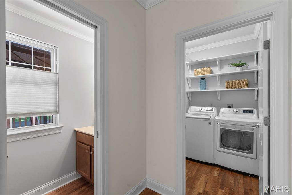 Property Photo: 328 E Clinton Place MO 63122