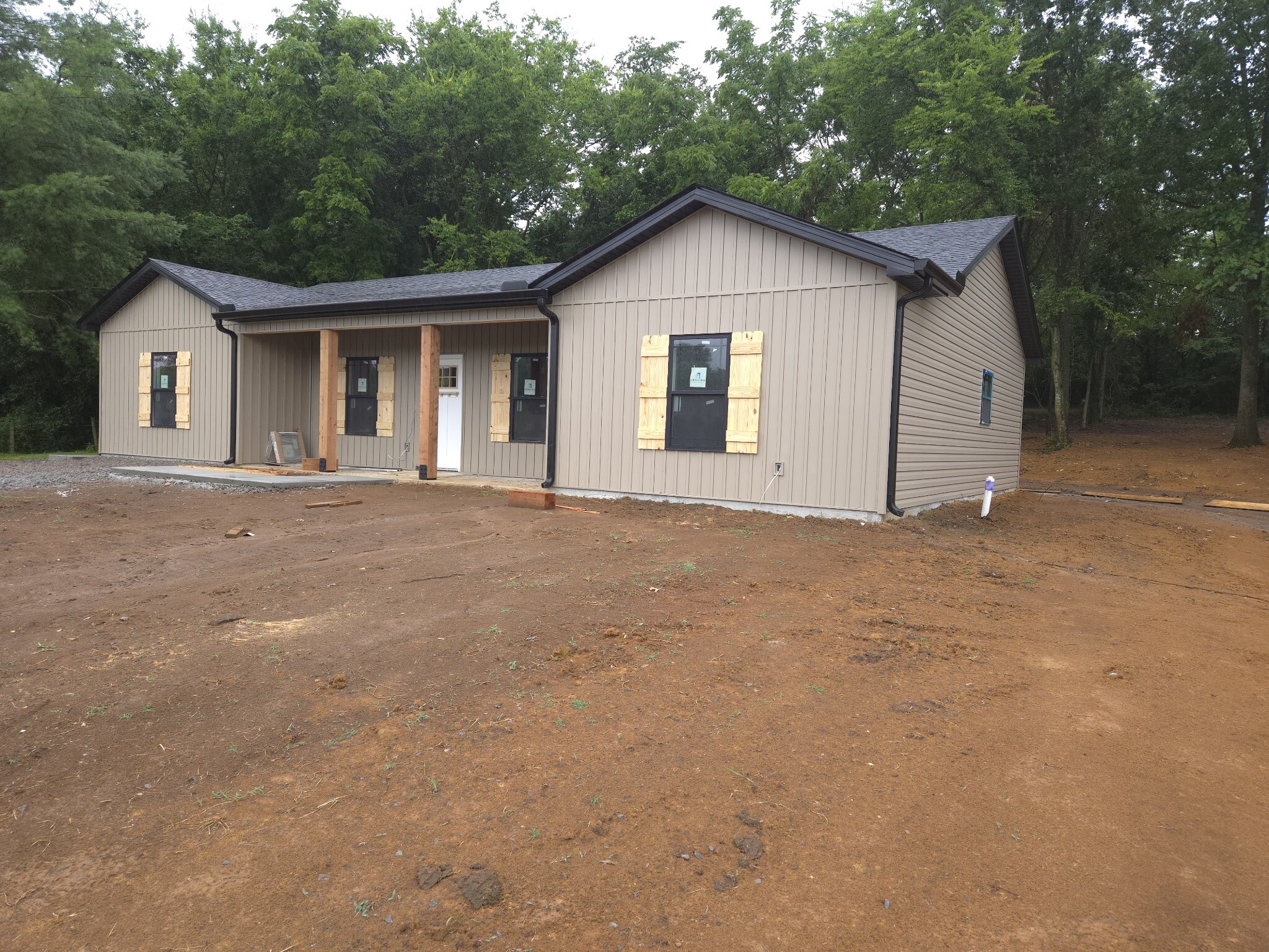 Property Photo: 260 Comstock Rd TN 37160
