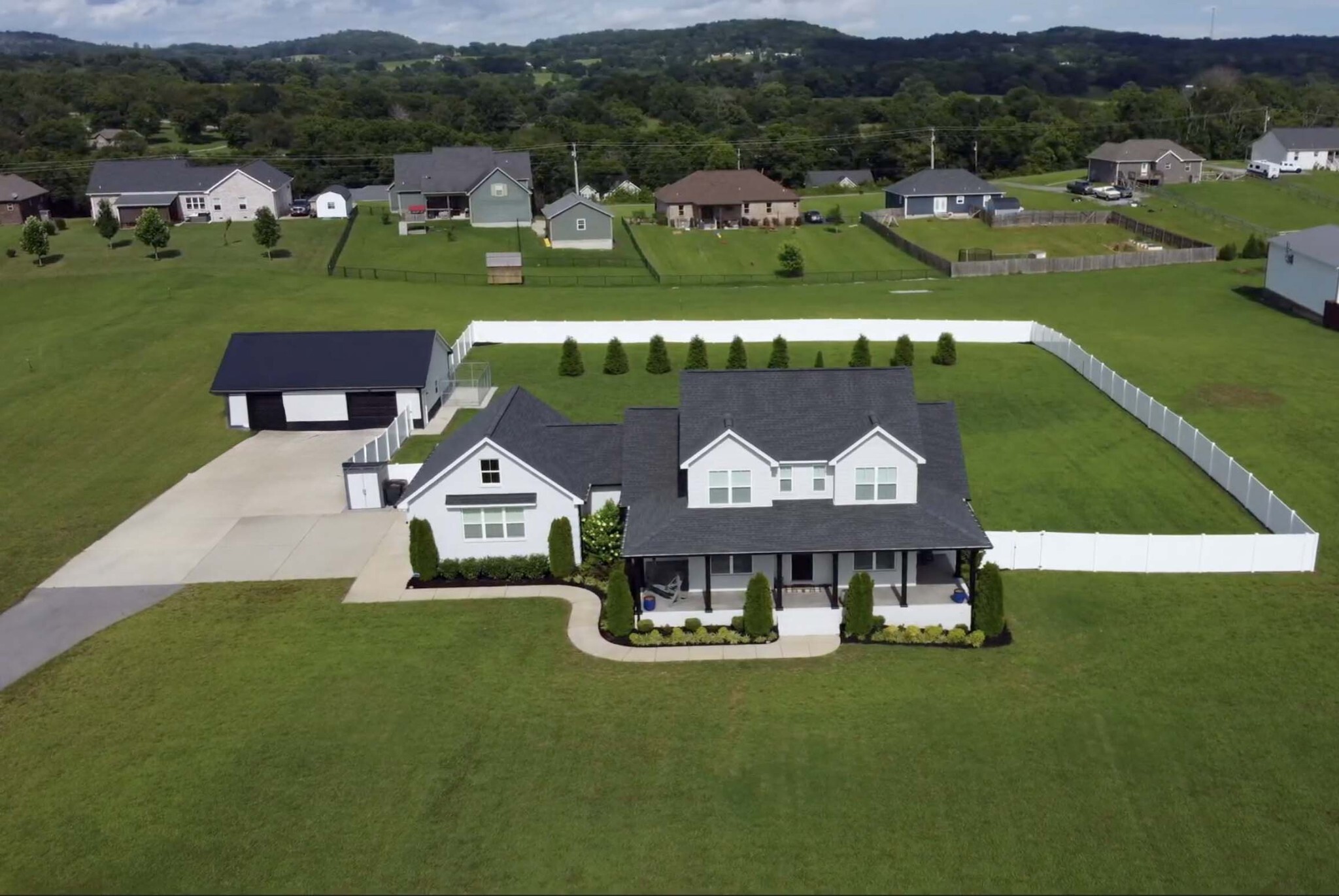 Property Photo: 150 Bryson Ln TN 37031