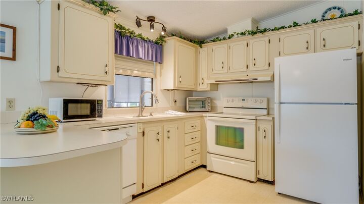 Property Photo: 419 Horizon Drive FL 33903