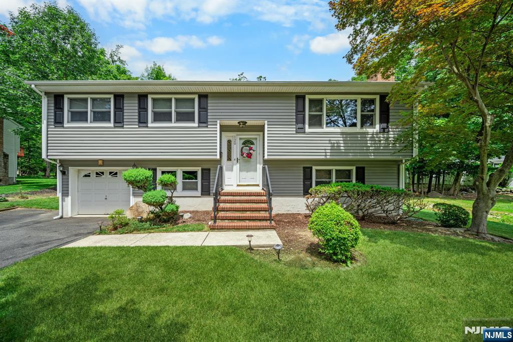 120 Colony Avenue  Park Ridge NJ 07656 photo