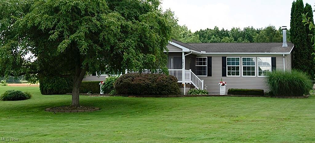Property Photo: 3420 Newton Tomlinson Road SW OH 44481
