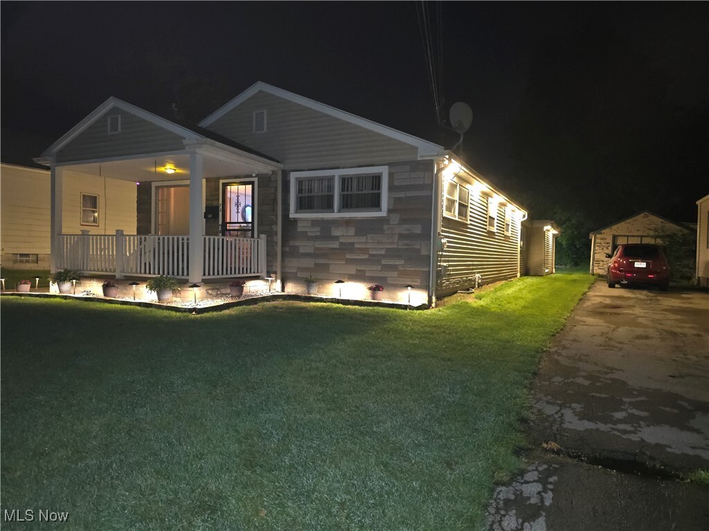 Property Photo: 72 S Hartford Avenue OH 44509