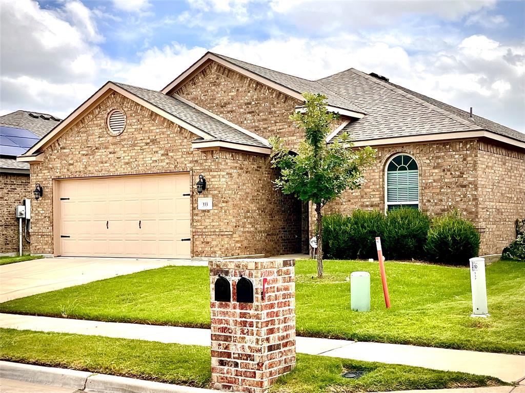 Property Photo: 333 Marble Creek Drive TX 76131