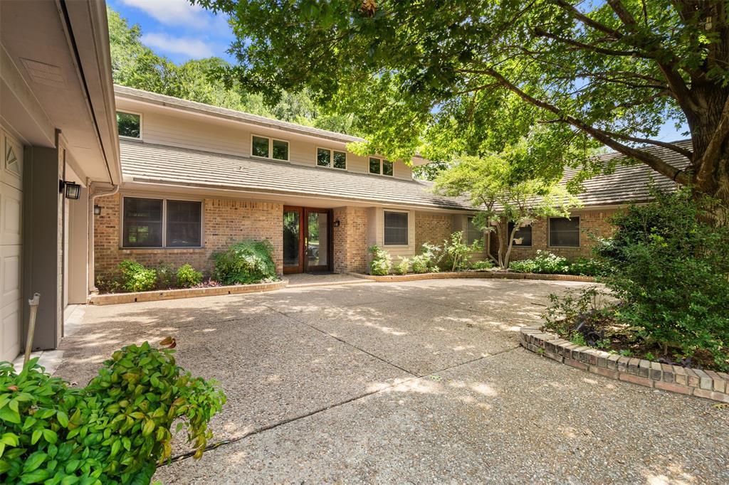 Property Photo: 1302 S Greenstone Lane TX 75137