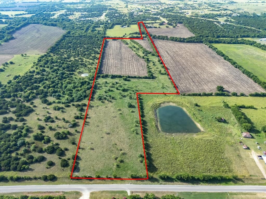 Property Photo:  3506 County Road 1106  TX 76093 