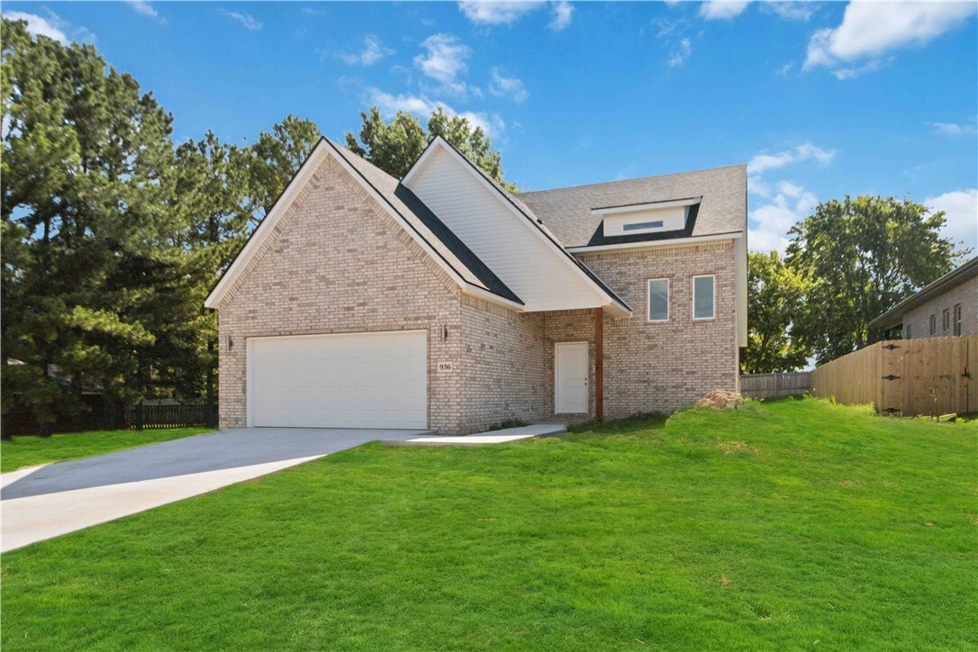 Property Photo: 936 S Liberty Drive AR 72701