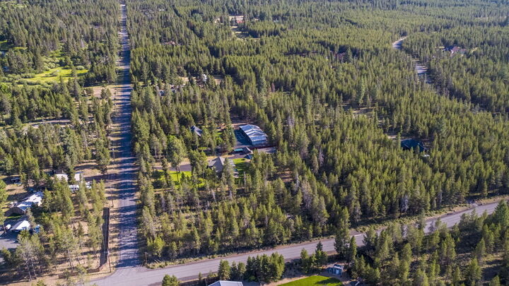 Property Photo: 55015 Tamarack Road OR 97707