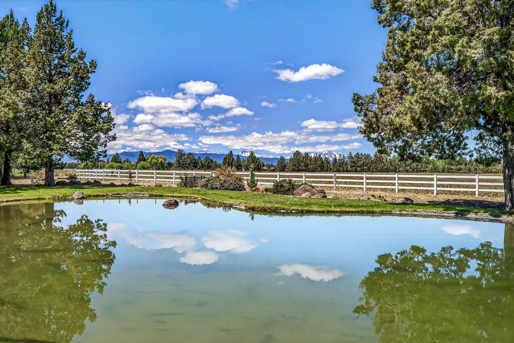 Property Photo: 64629 Horseman Lane OR 97703